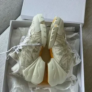 Dior D- Connect スニーカー　箱付き Dior D- Connect スニーカー 箱付き Dior D- Connect スニーカー